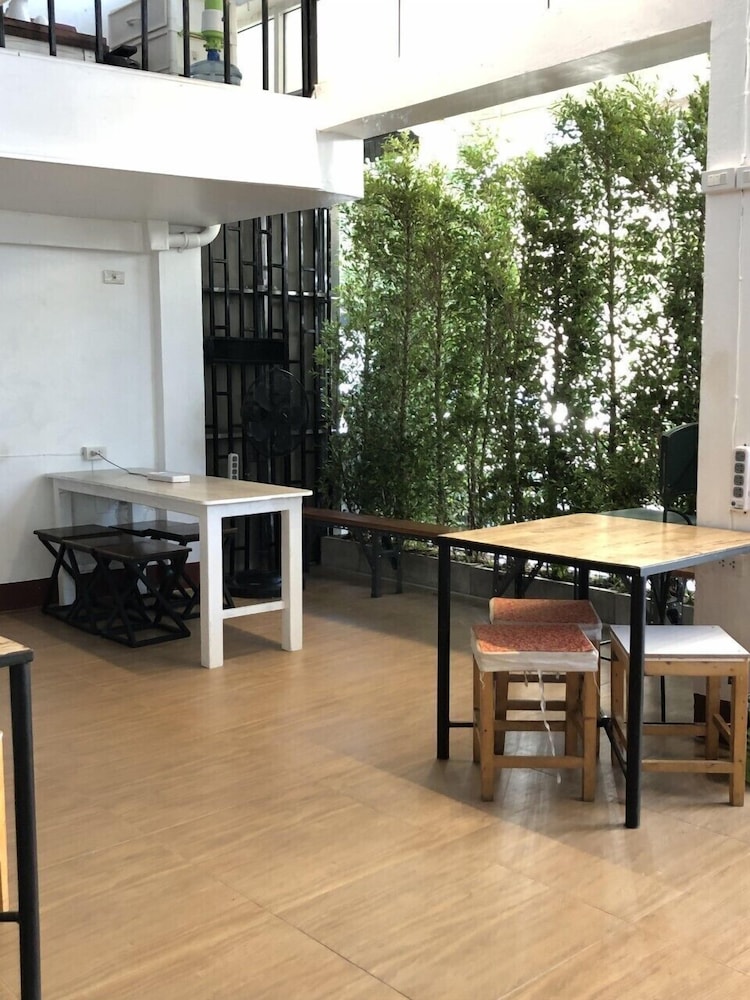 Ploy Hostel 27/34