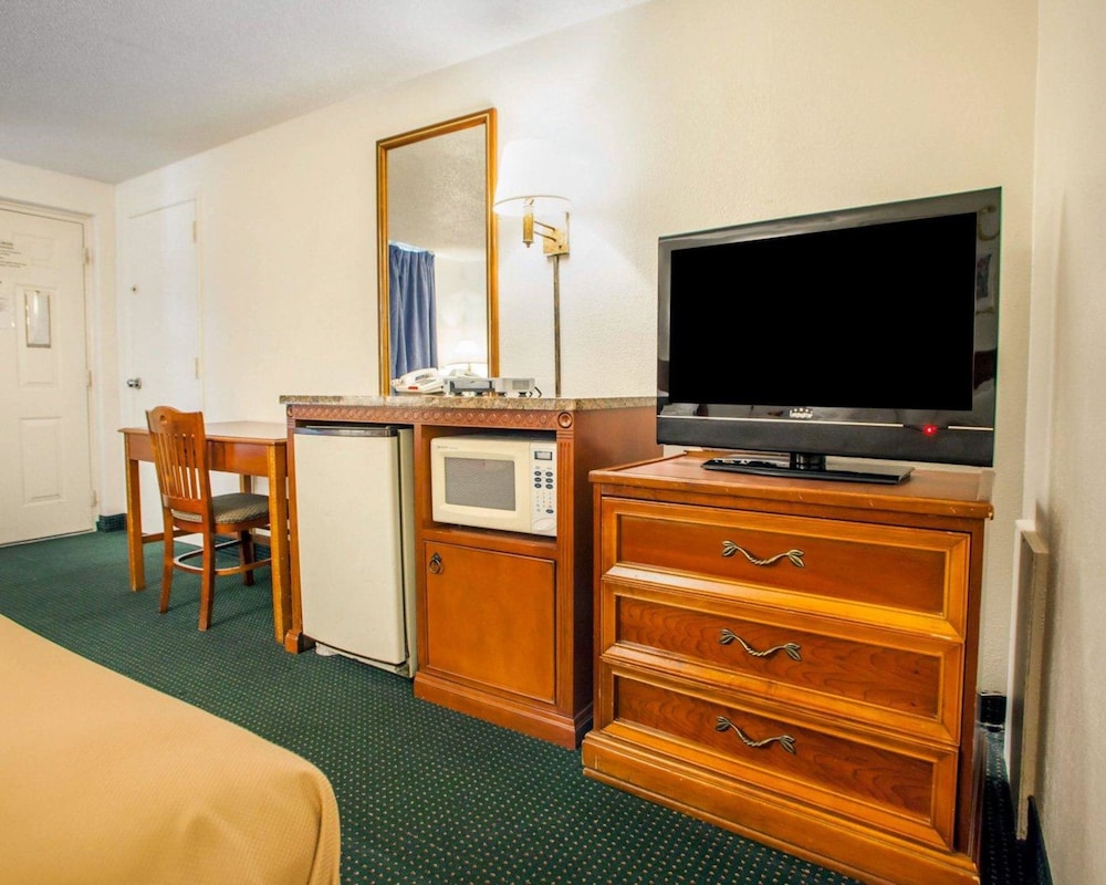 Econo Lodge Somers Point 21/23