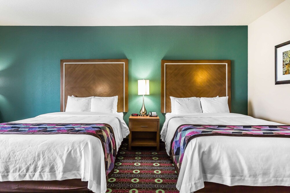 COMFORT INN & SUITES NEWCASTLE - OKLAHOMA CITY 20/47