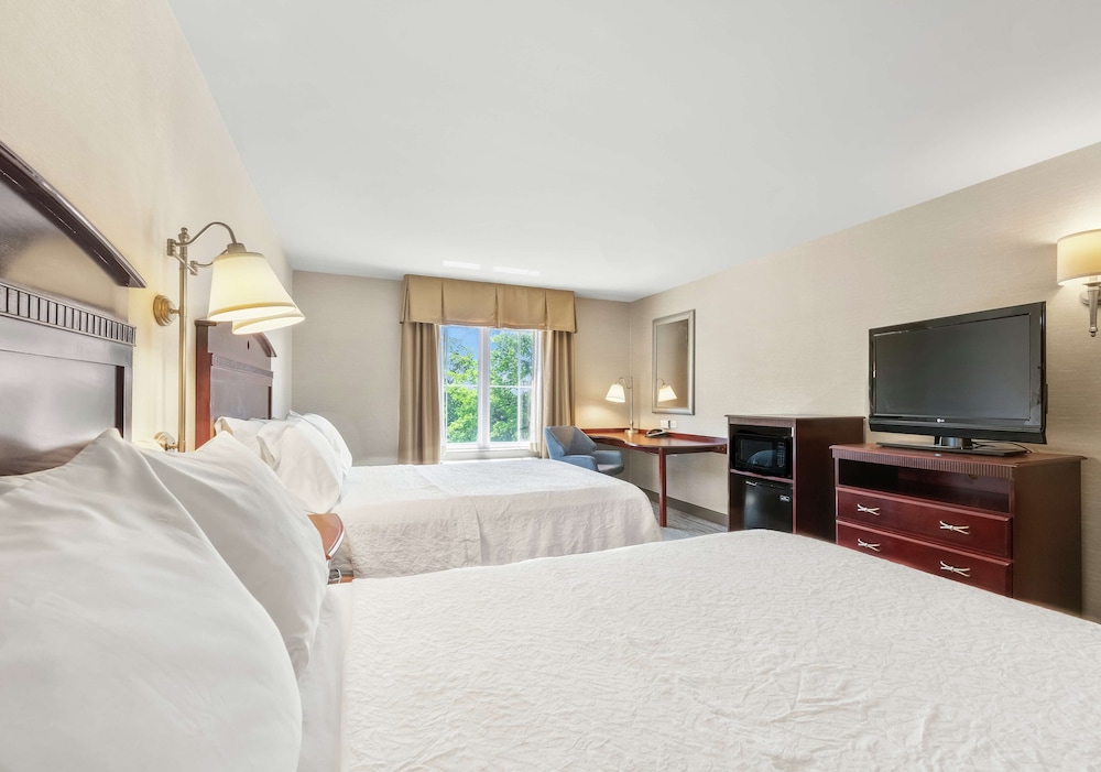 Hampton Inn Nashua 13/43