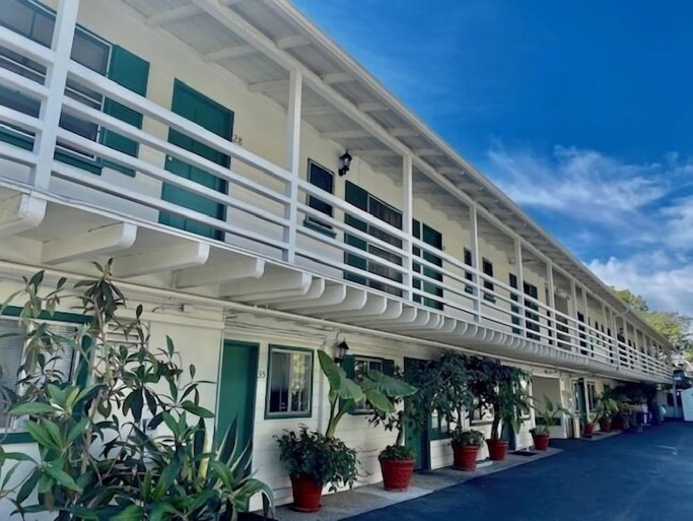 Coast Village Inn - Santa Barbara 4/60
