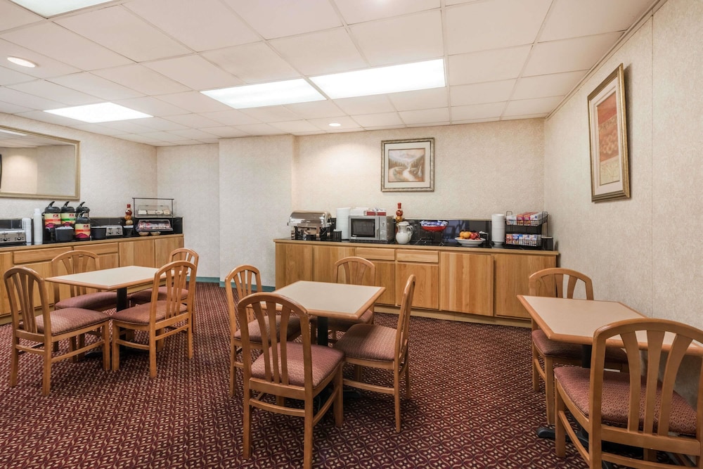 Ramada by Wyndham Pottsville/Frackville 25/31