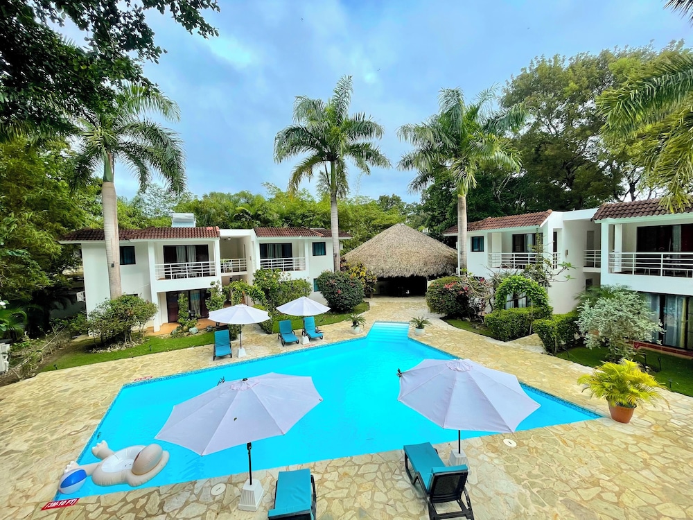 Coral Blanco Hotel 69/73