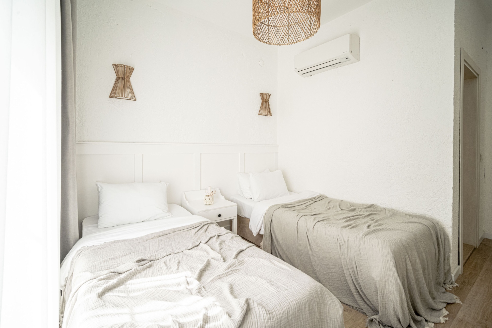 STANDARD, TWIN BEDS