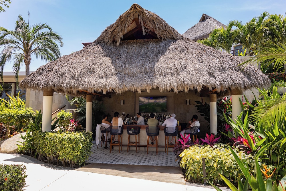 Vallarta Gardens Beach Front Hotel and Residences 2/65