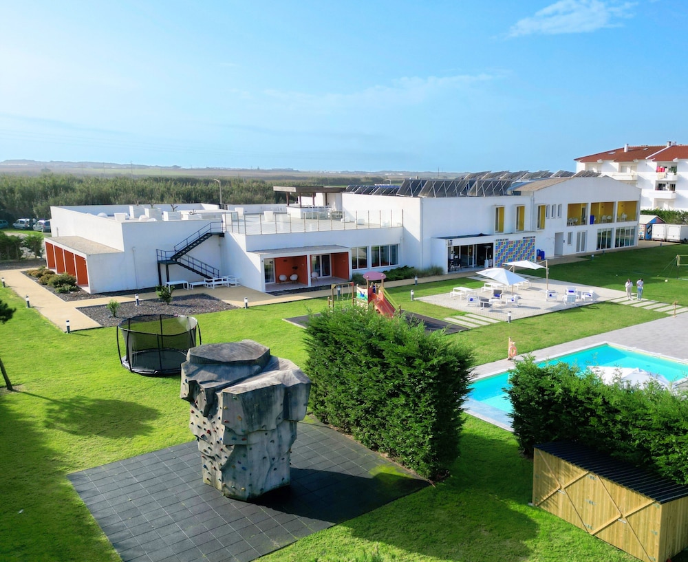 Ride Surf Resort Spa 47/50