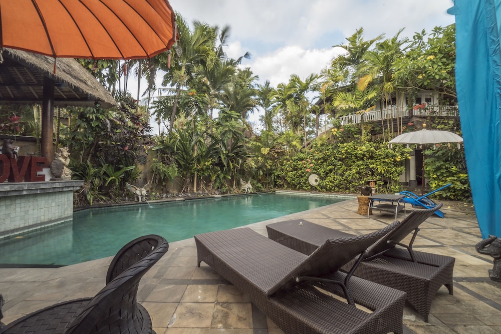 Gajah Biru Bungalows 46/50