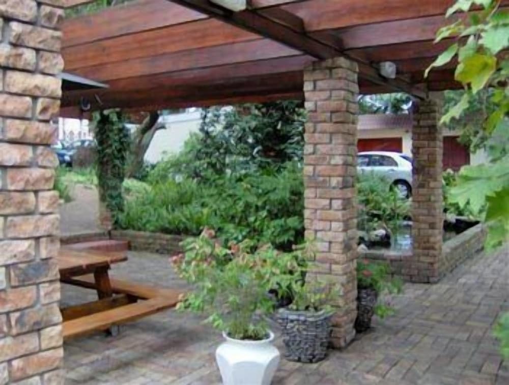 Milkwood Lodge Hermanus 30/35