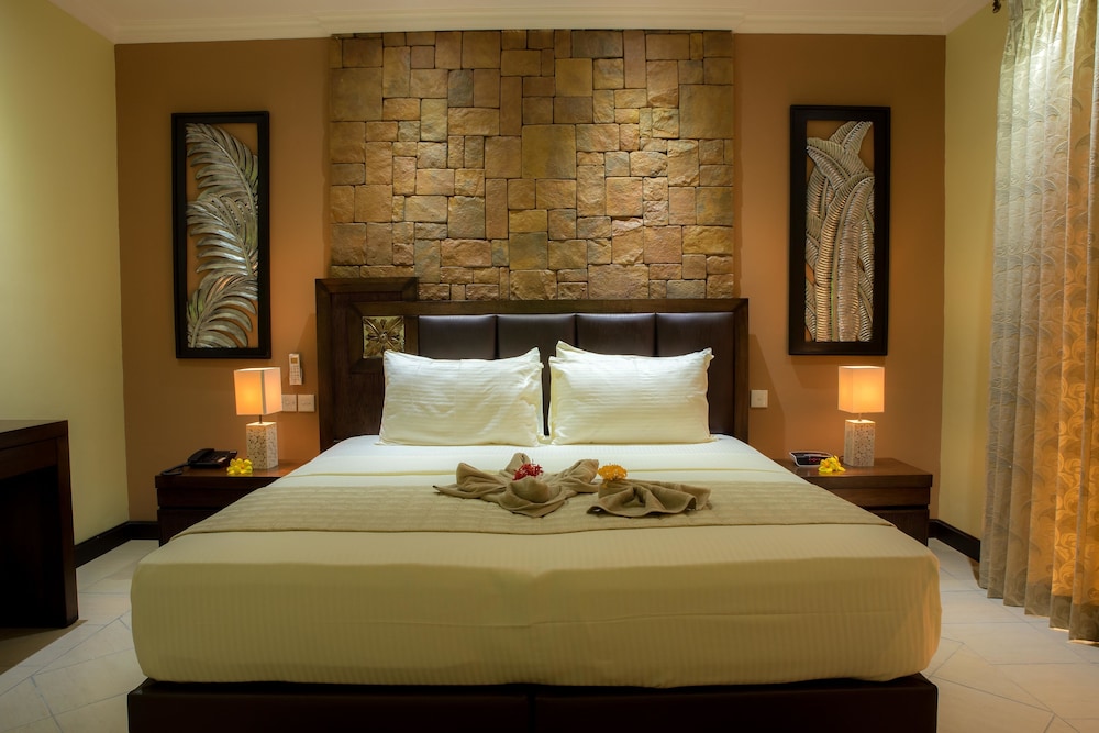 Oasis Hotel Restaurant & Spa 16/36