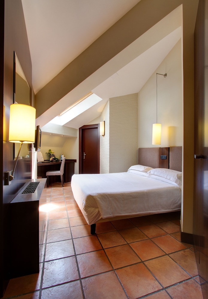 Th Roma Carpegna Palace 16/50