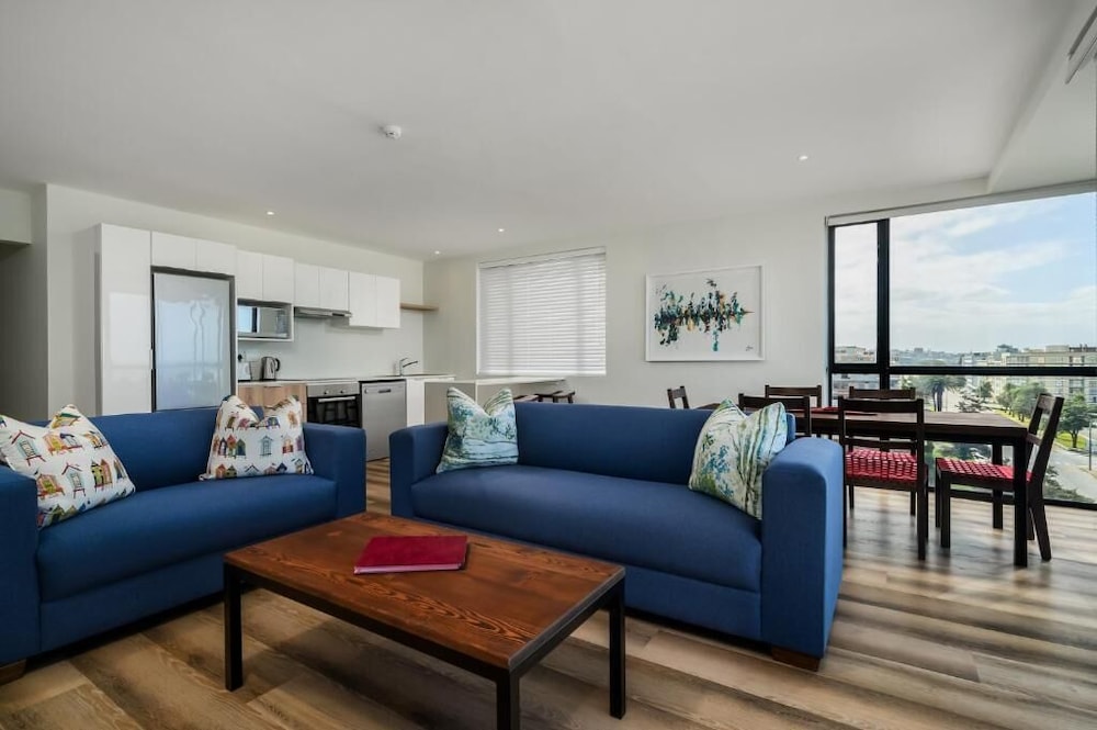 Paxton Luxury Apartments 25/35