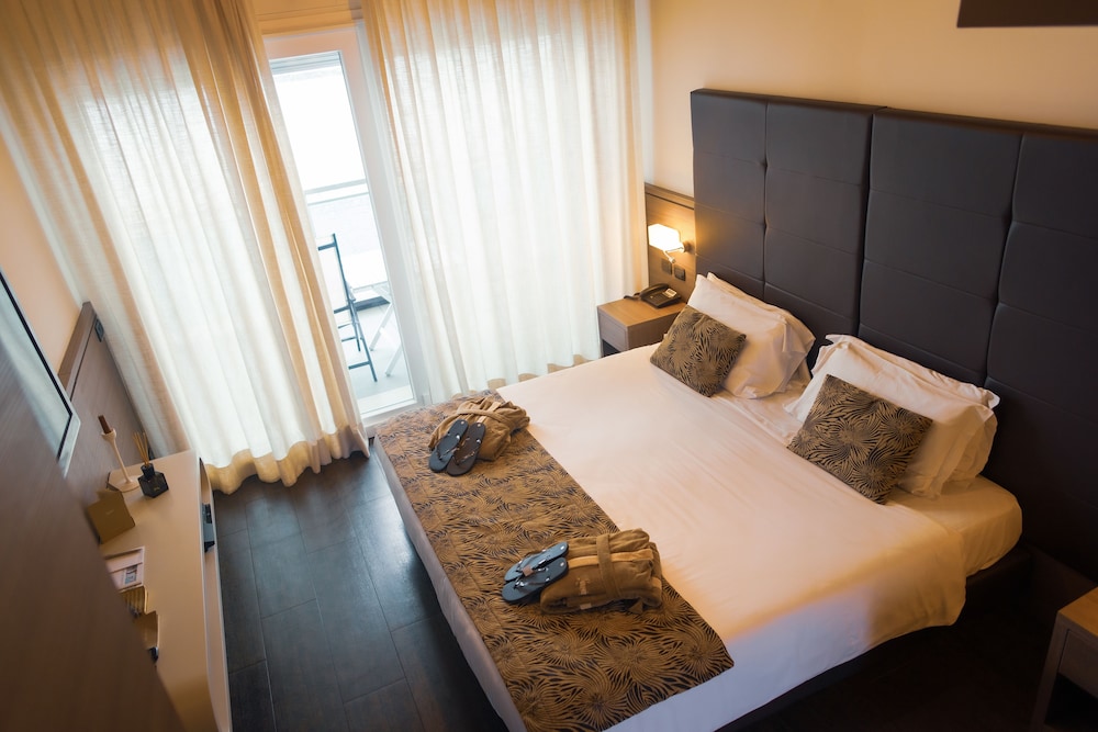 Hotel Lungomare 14/35