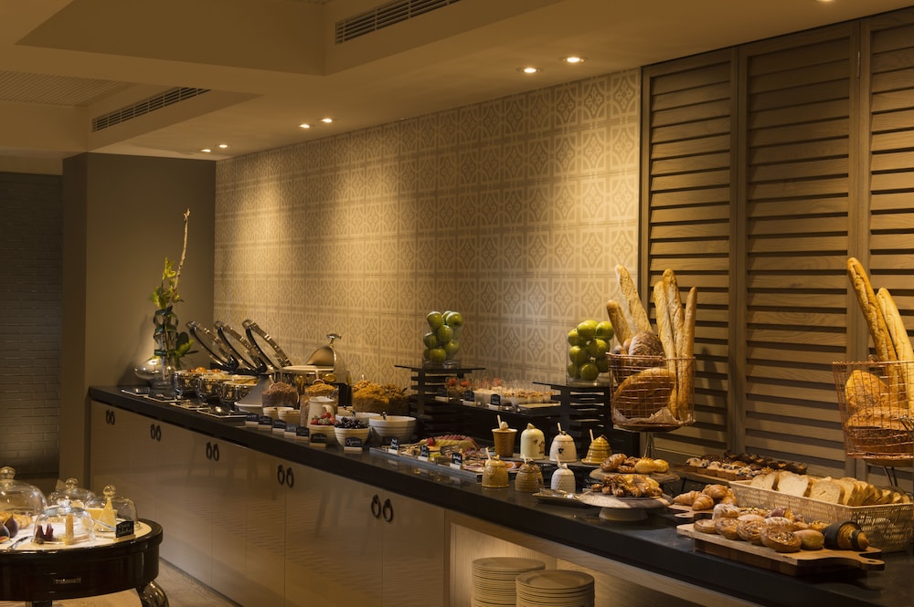 Mayfair Hotel 50/66