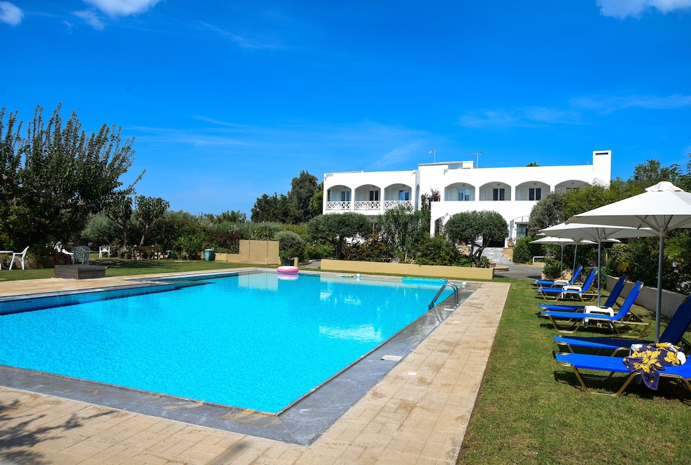 Mantenia Hotel 47/50