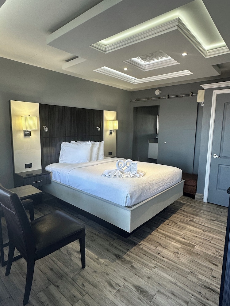 Marion Motor Lodge 8/65