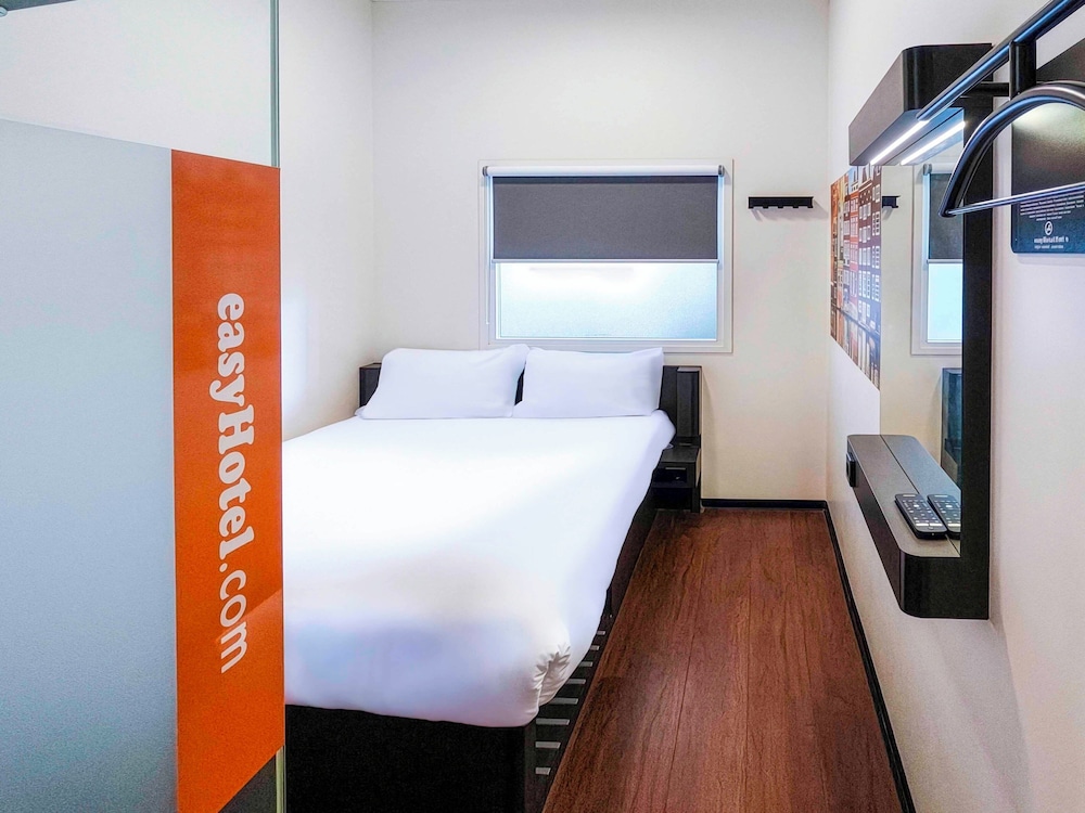 Double Room with an internal view 2/7