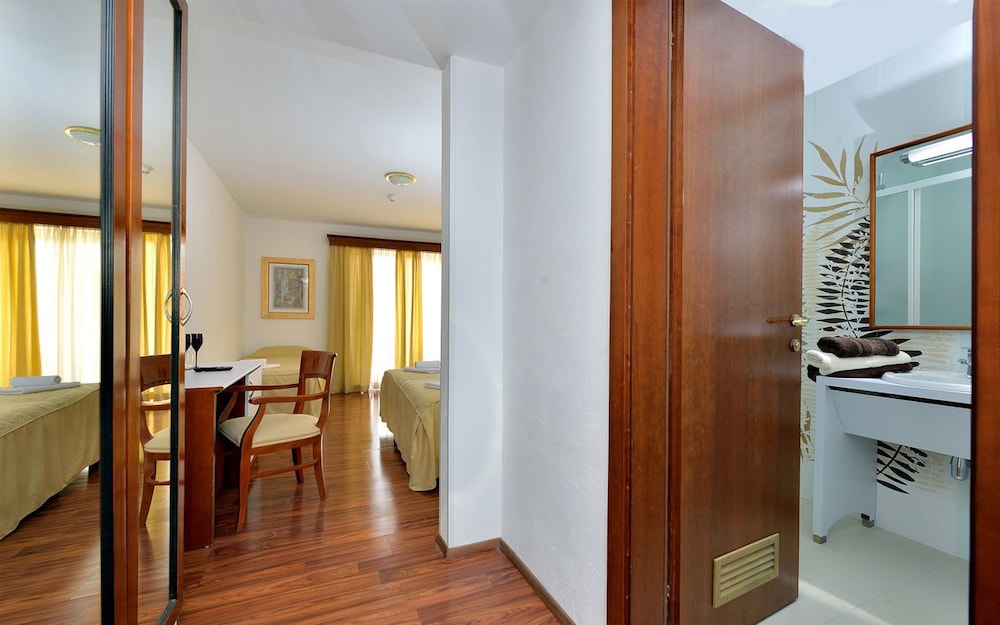 Hotel Zadar 44/54