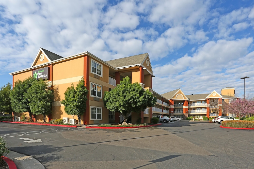 Studio 6 Suites Fresno North CA 47/56