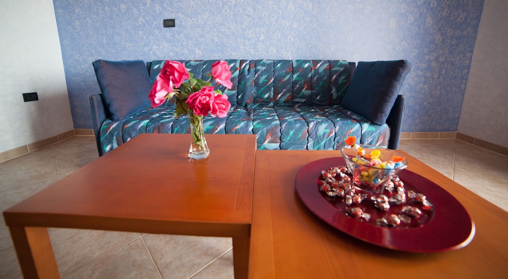 HOTEL ZLATNI LAV 21/37