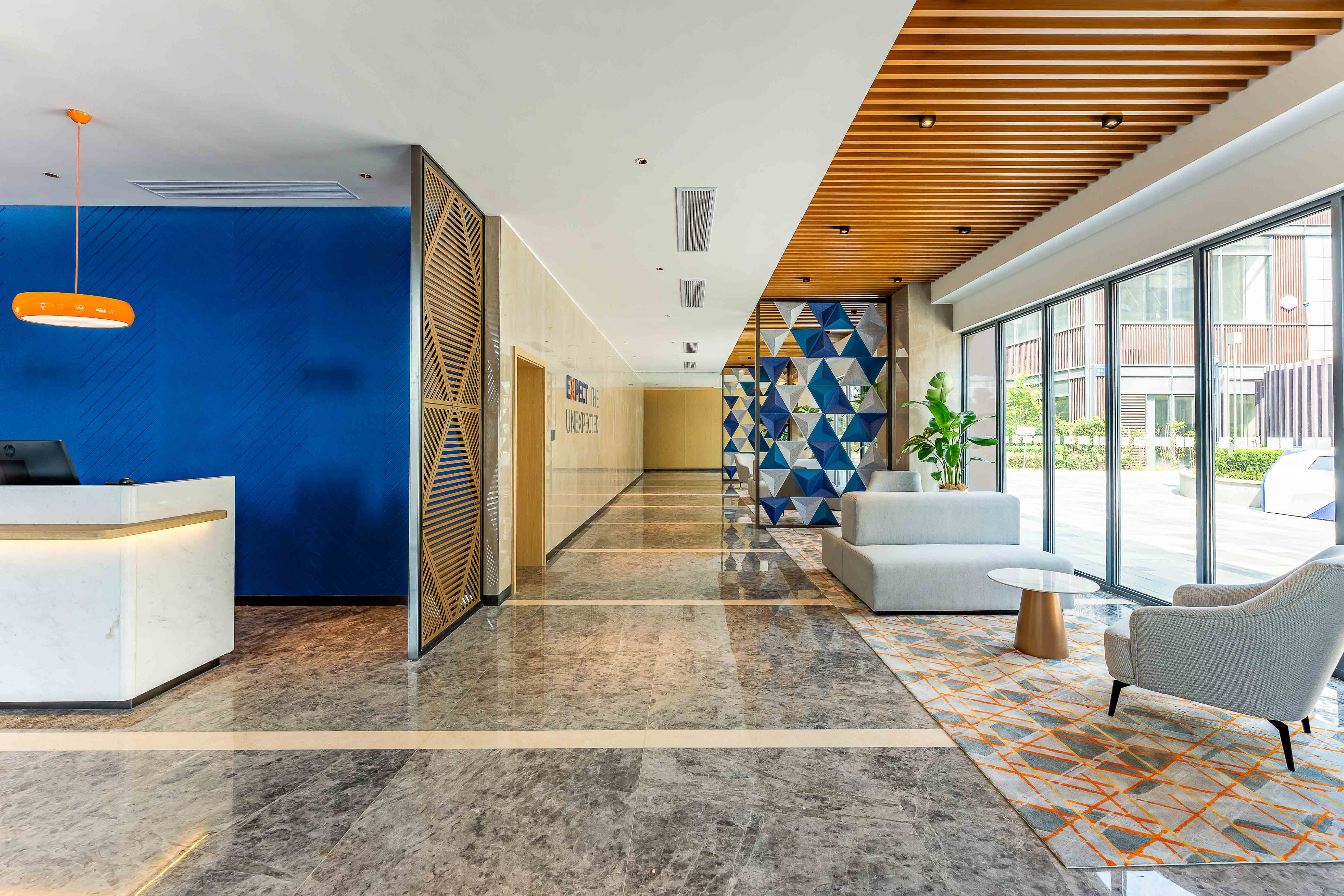 Holiday Inn Express Wuxi East Station 5/23