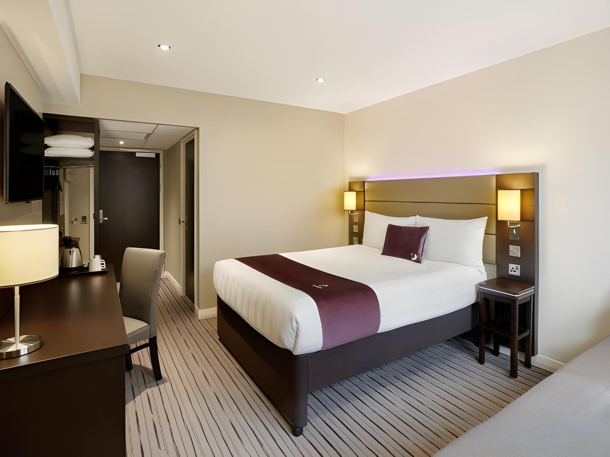 Room, Double Bed