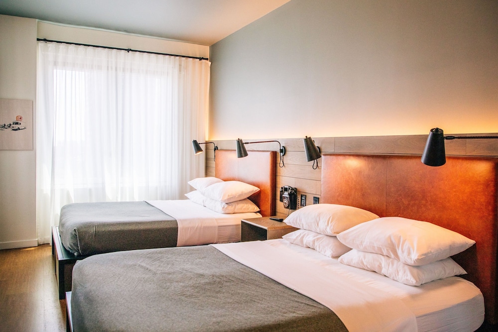 Room at Moxy NYC Downtown, NEW YORK - NY