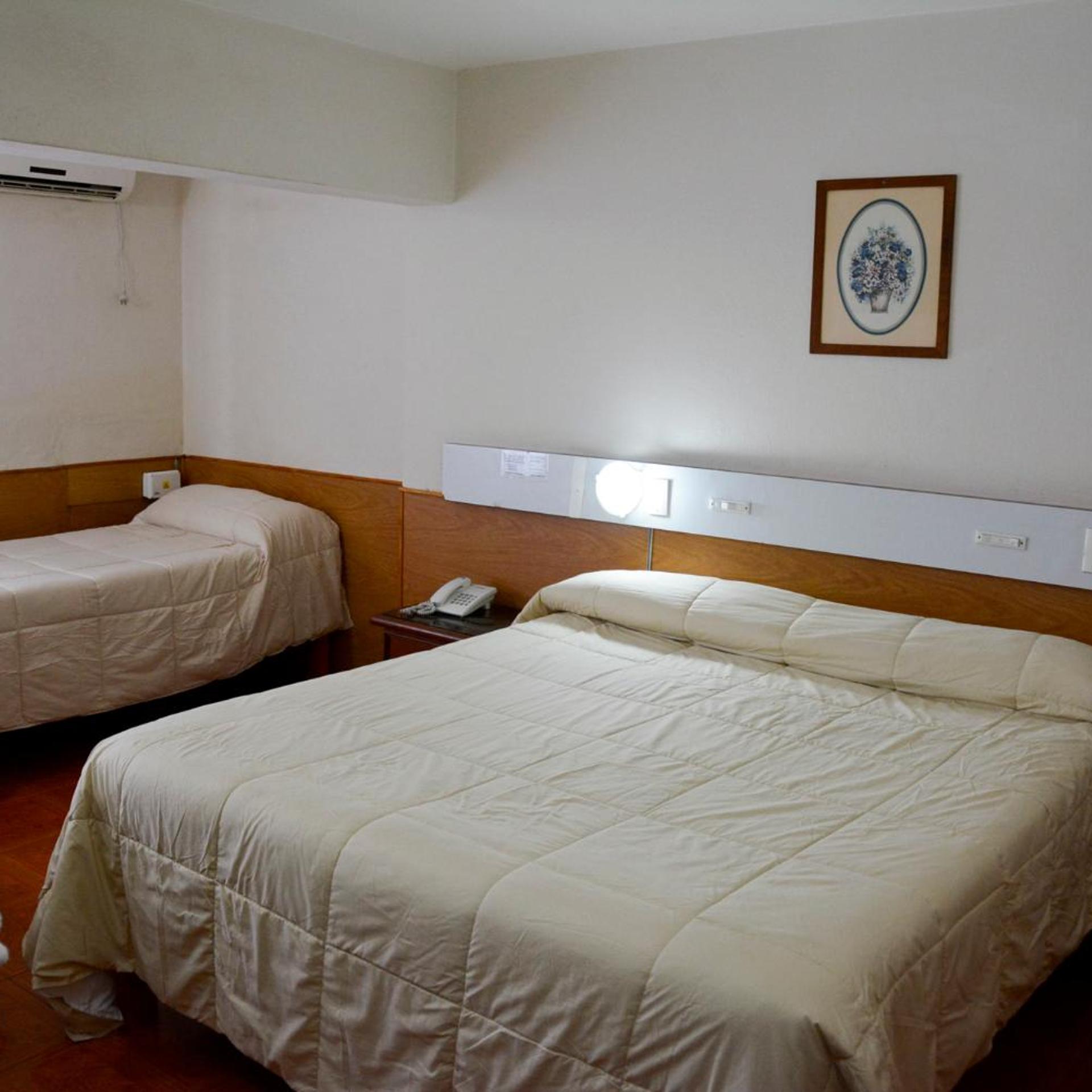 Hotel Menossi 6/35