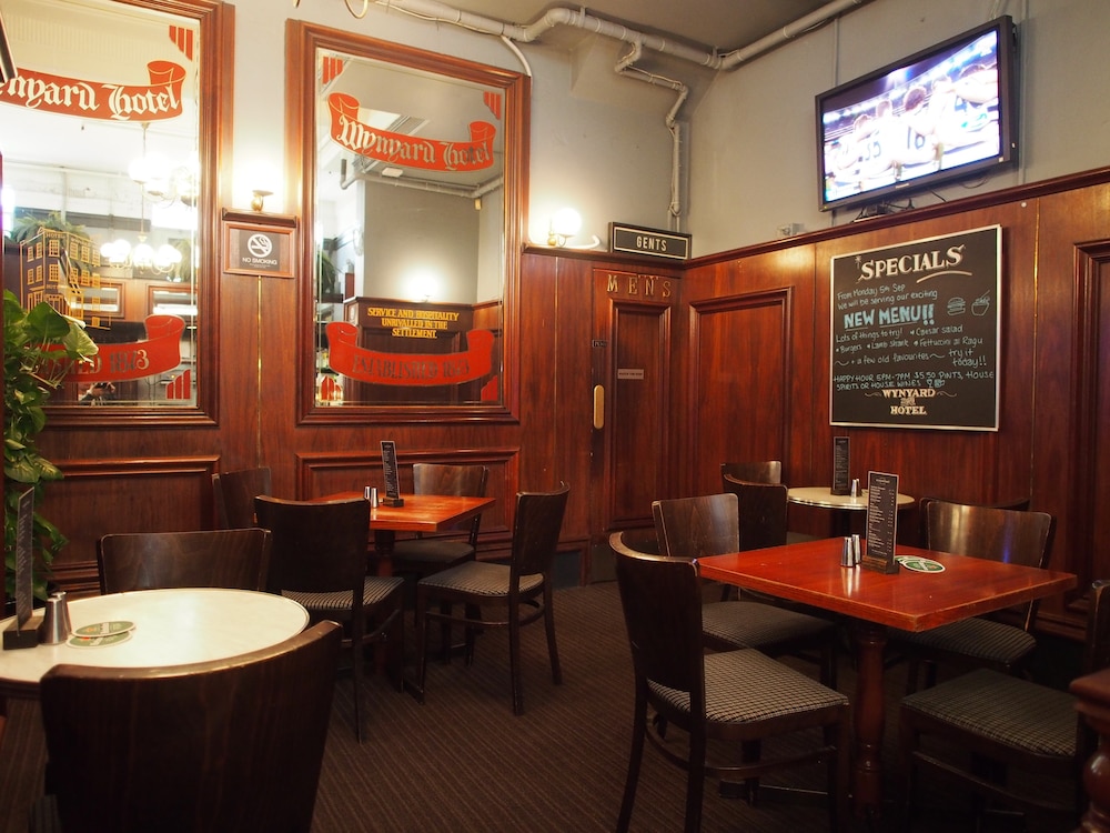 WYNYARD HOTEL 33/36