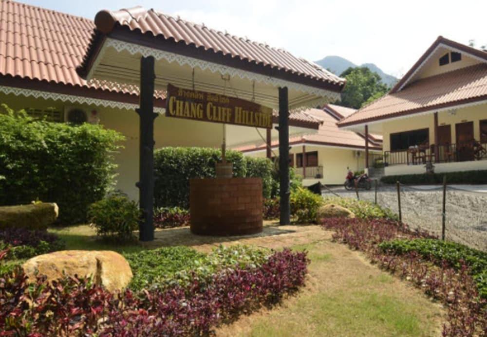 CHANG CLIFF RESORT 10/70