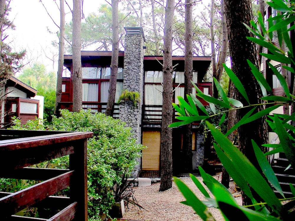 Altos Medanos - Cabanas y Club de Bosque 37/48