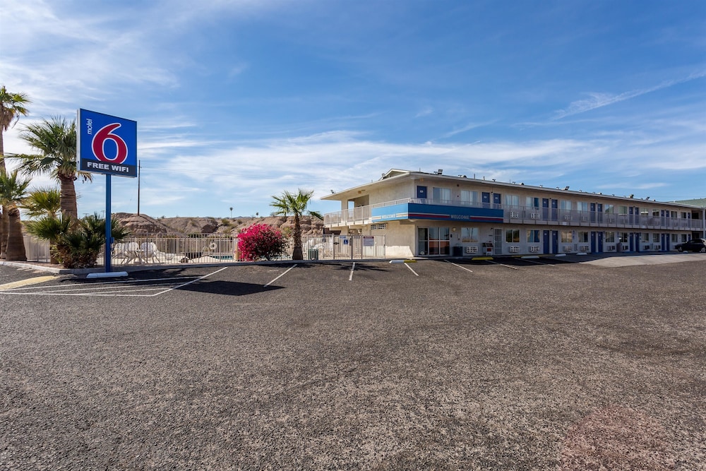 Motel6 Needles, CA 10/52