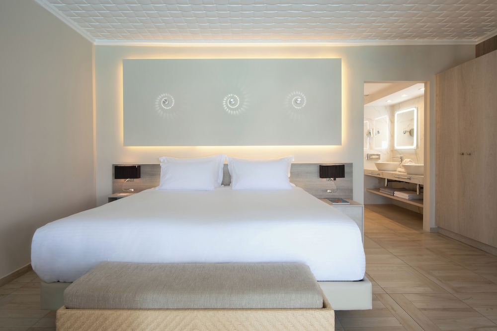 Ambassador, Suite, Twin Beds, 2 Sofa, Private Pool