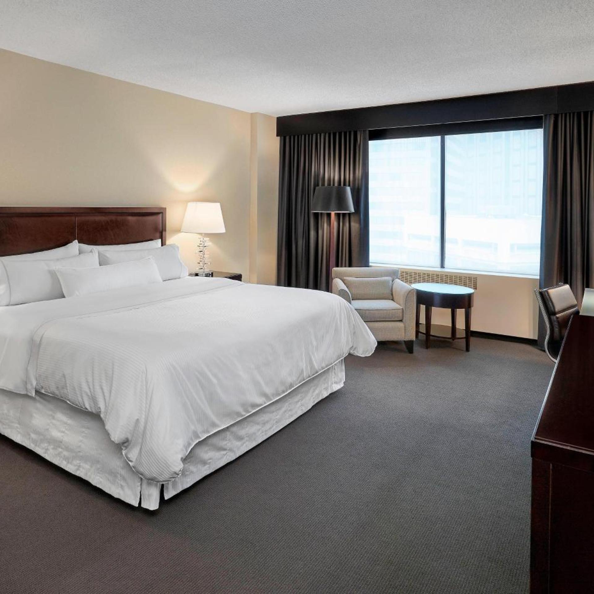 Guest Room, Traditional, King Bed, City View, Main Building