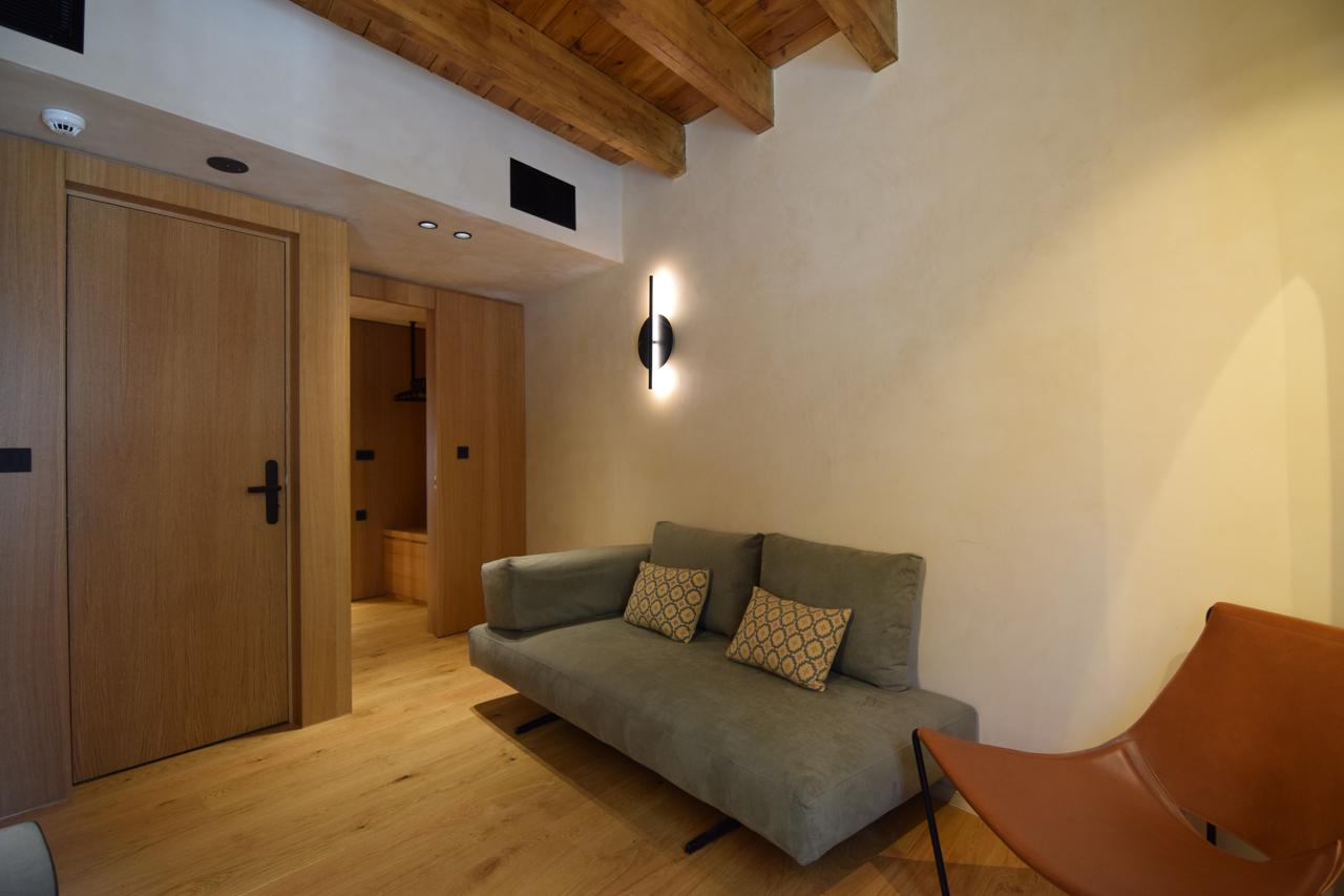 Consolato Boutique Suites 83/94