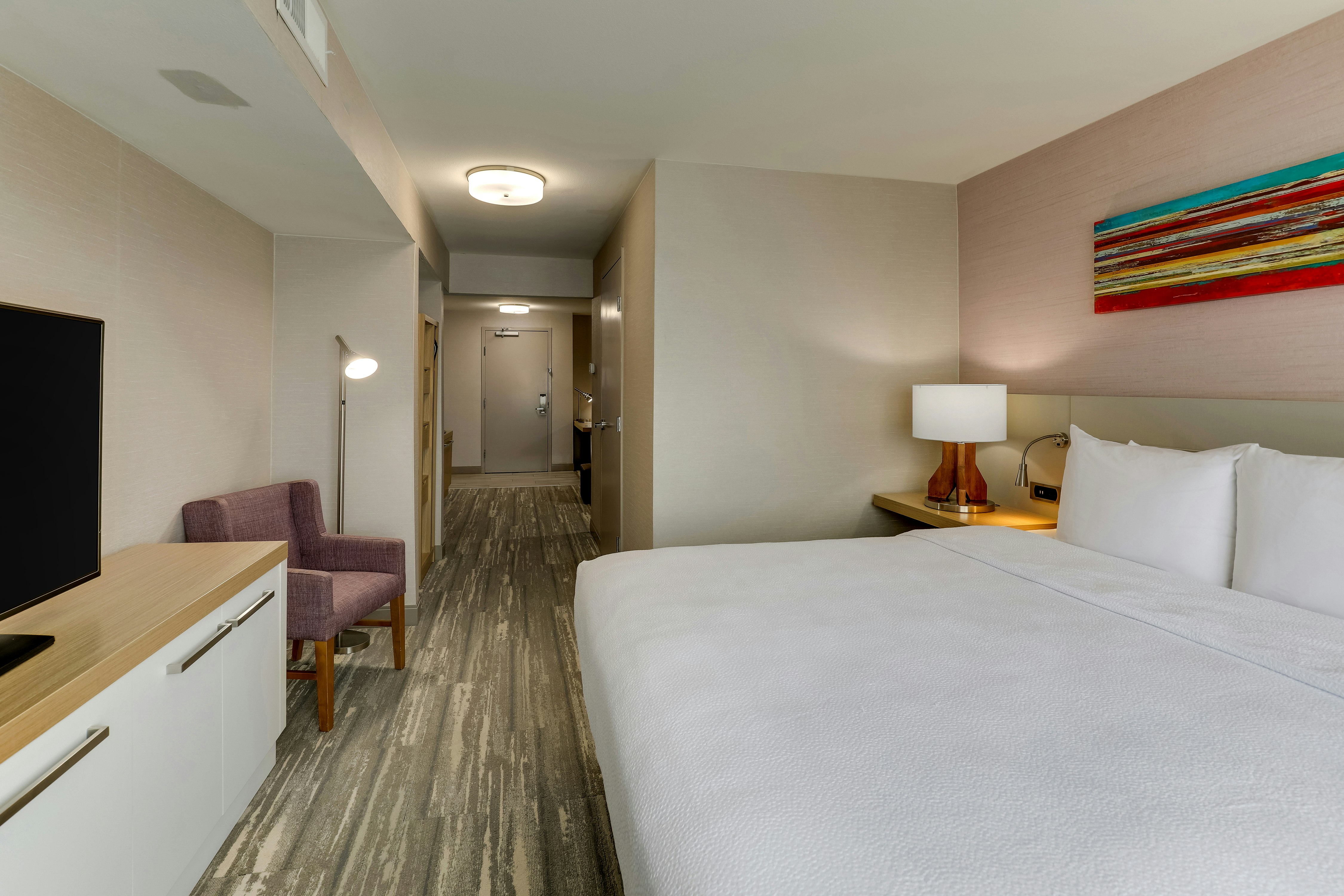 JUNIOR SUITE, KING BED, SOFA
