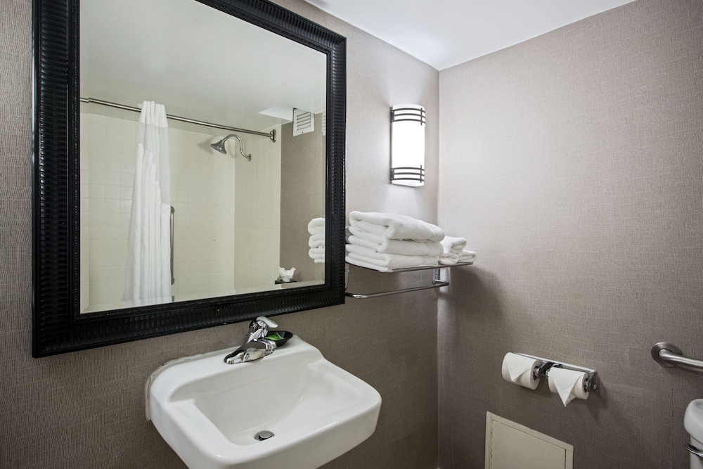 Holiday Inn Express Rolling Mdws Schaumburg Area 32/33