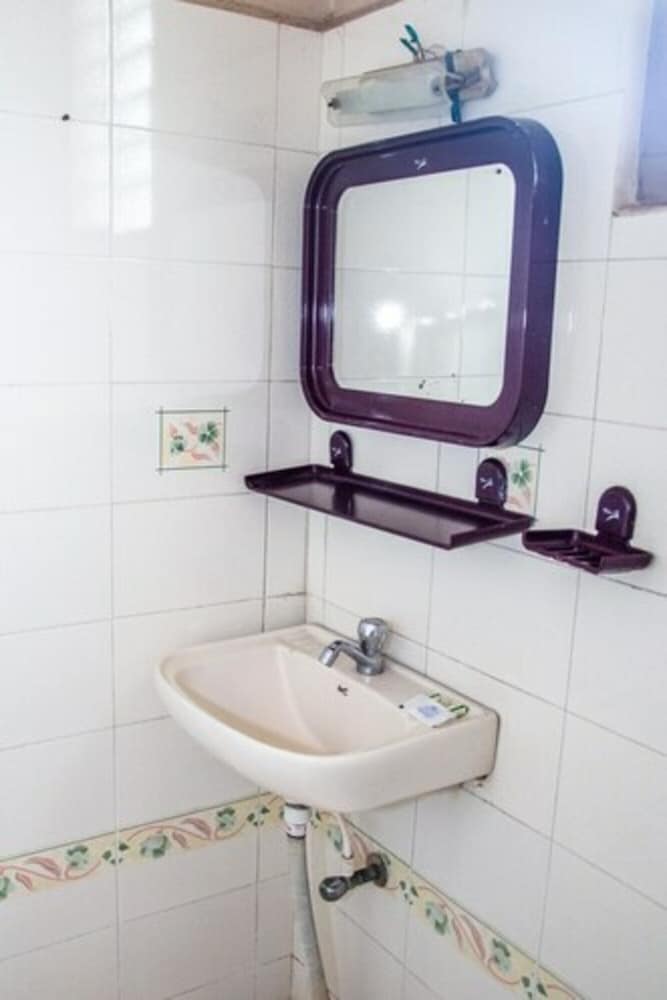 Hotel Akshaya 35/36