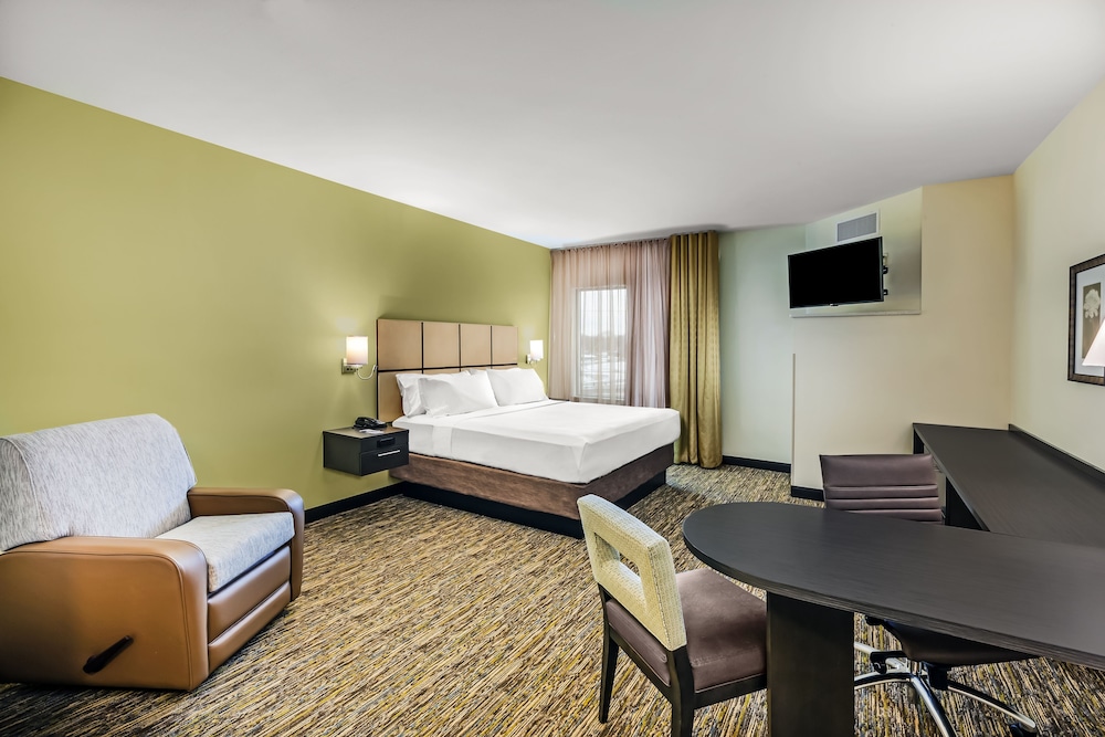 CANDLEWOOD SUITES LENEXA - OVERLAND PARK AREA 9/69