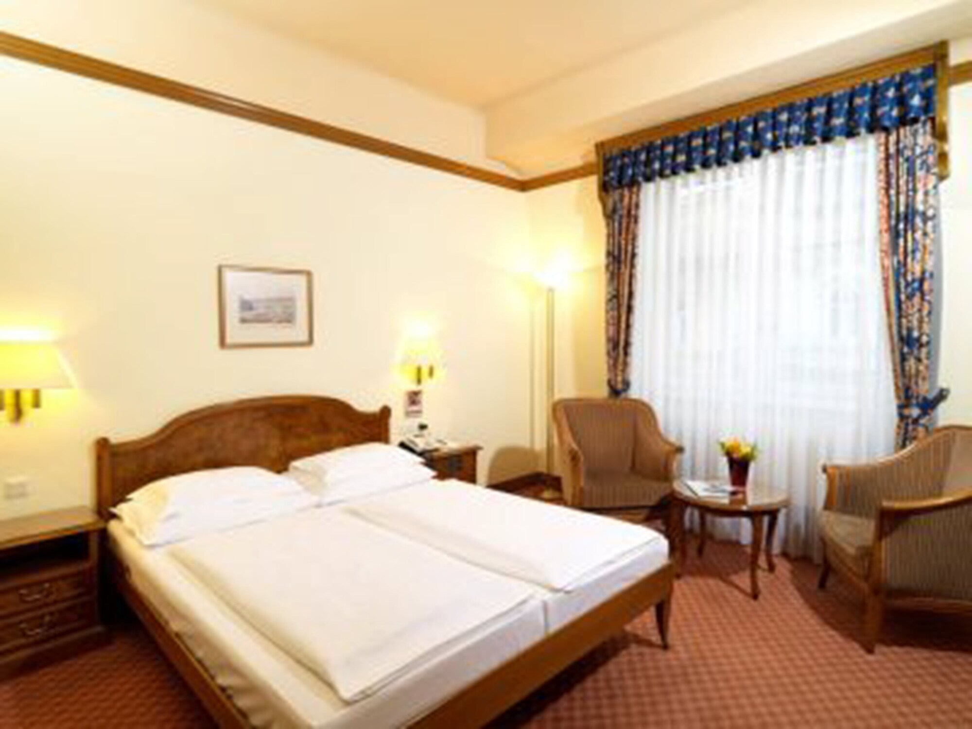 ROOM, DOUBLE BED, COURTYARD VIEW