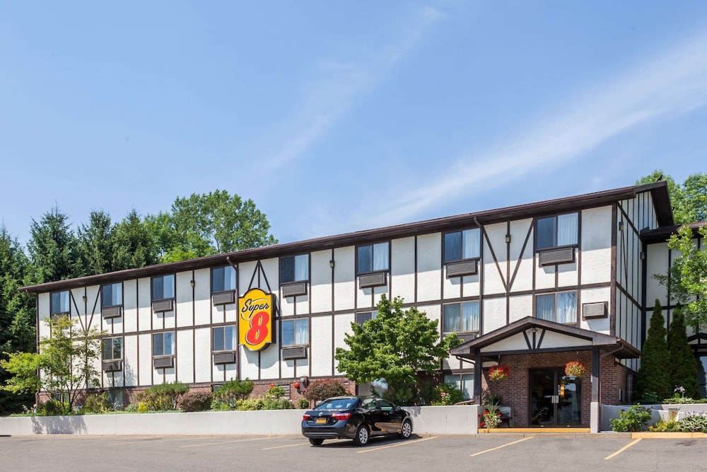 Super 8 by Wyndham Norwich 1/28