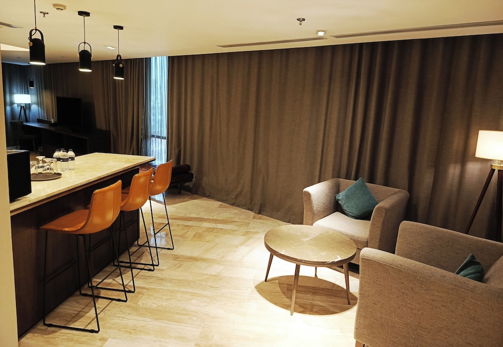 The Residence by Gulshan Club Limited 57/63
