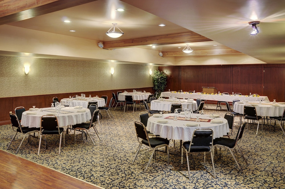 Lakeview Inn And Suites Hinton 32/41