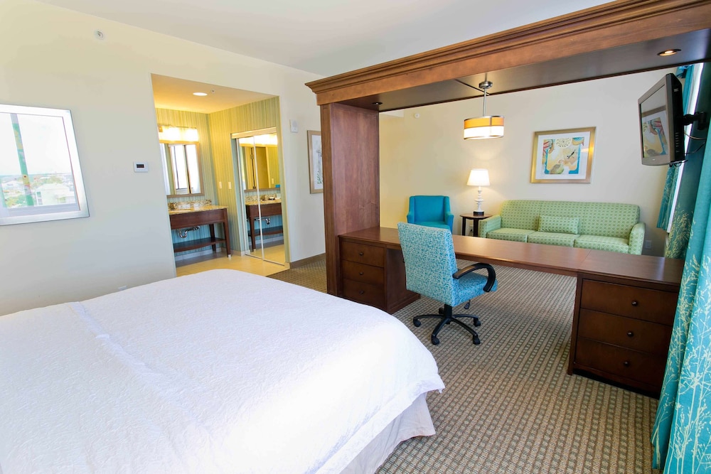Hampton Inn Suites Orange Beach Gulf Front 36/76