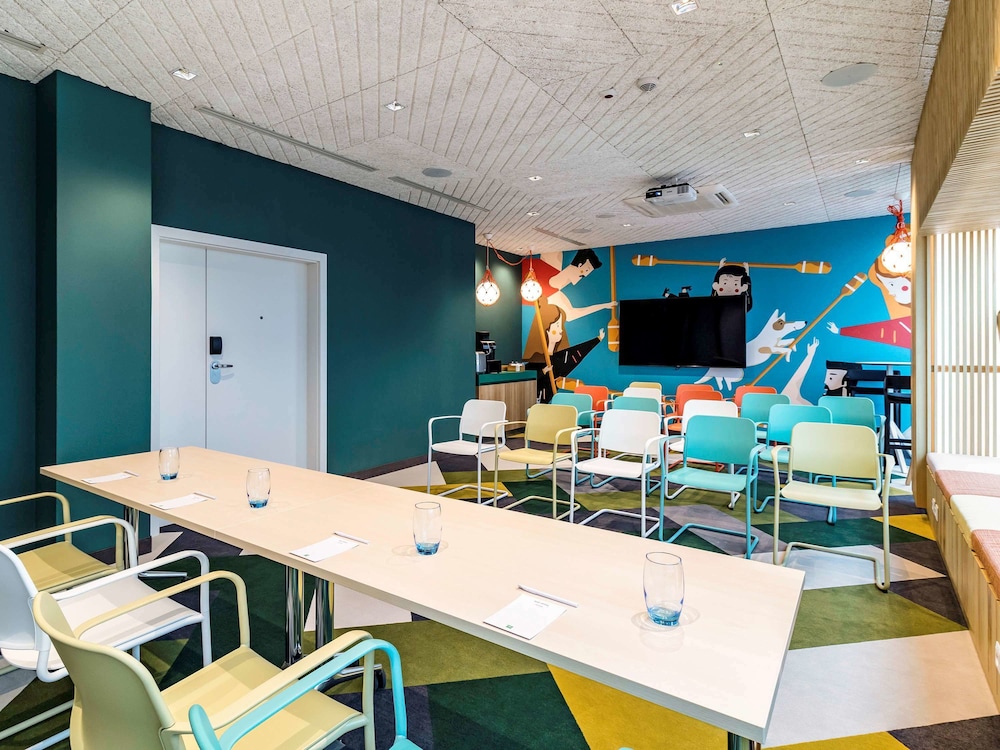 Ibis Styles Warszawa Centrum 66/76