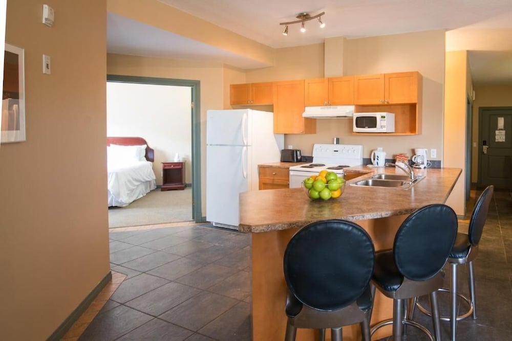 PODOLLAN REZ-IDENCE FORT MCMURRAY 30/50