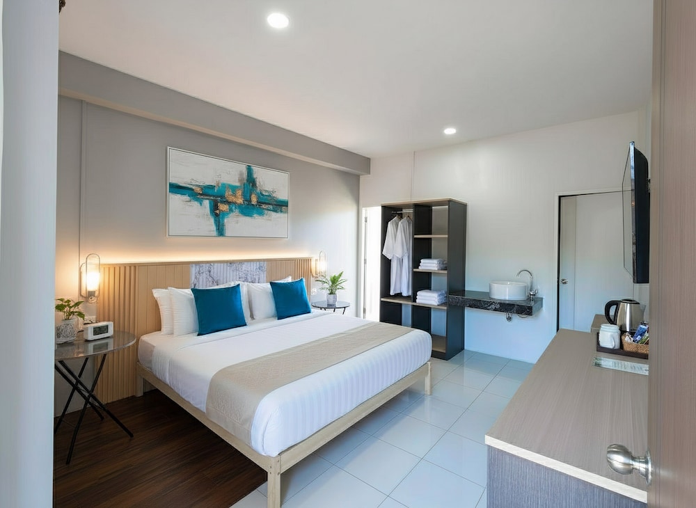 Koh lanta Hotels and Co Working Space 26/65