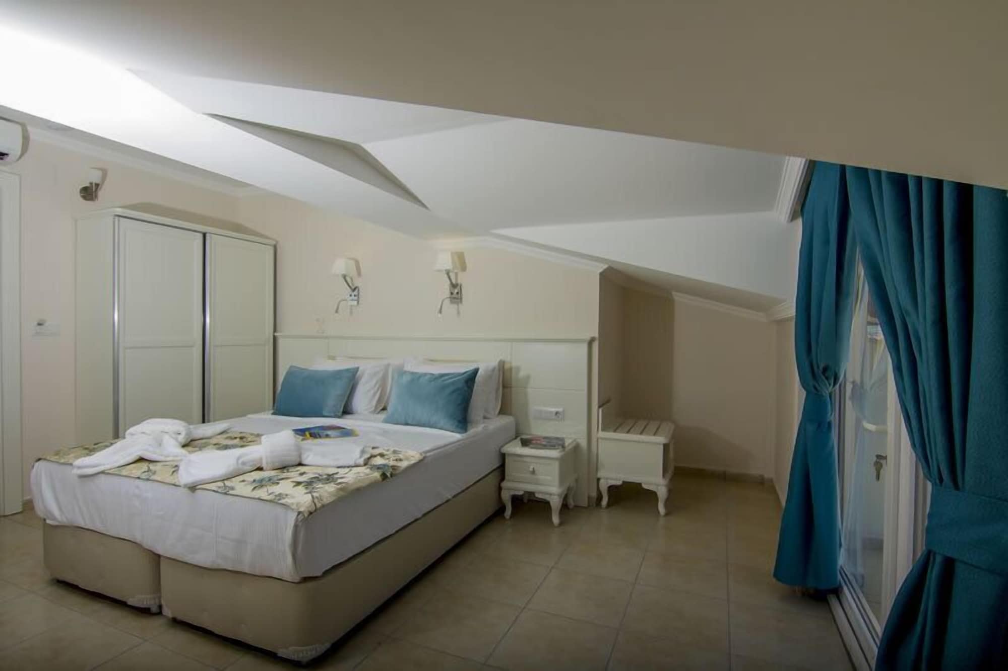 loft, sea view