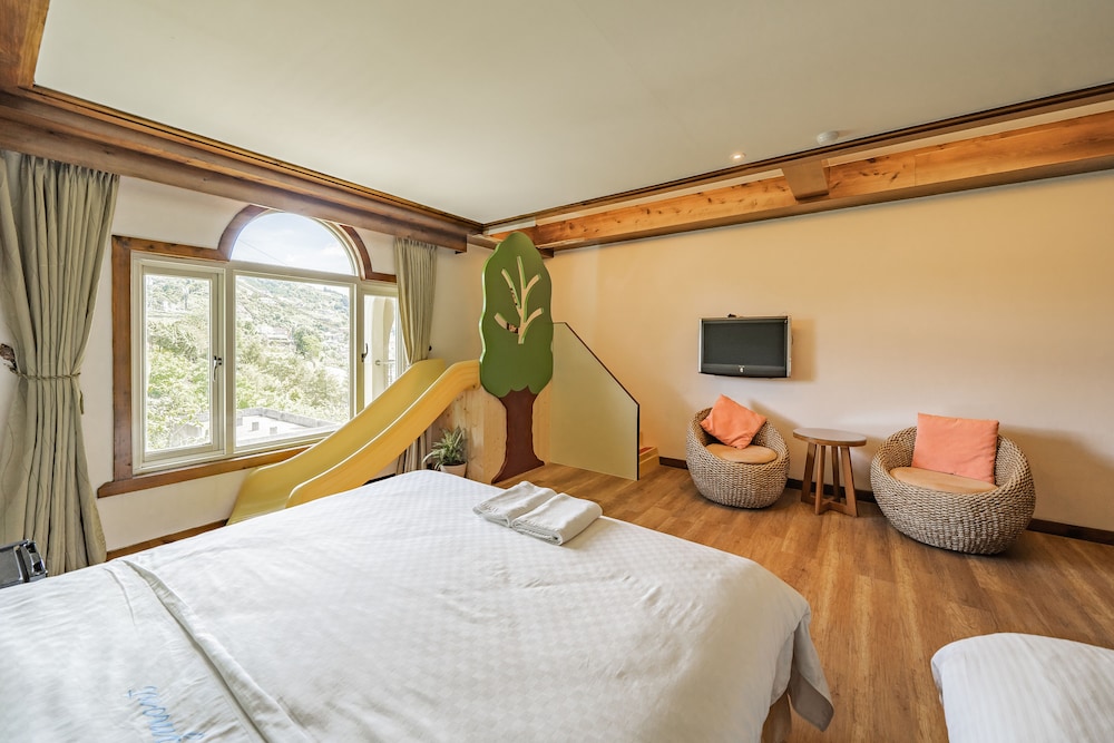 Egmont Resort 11/50