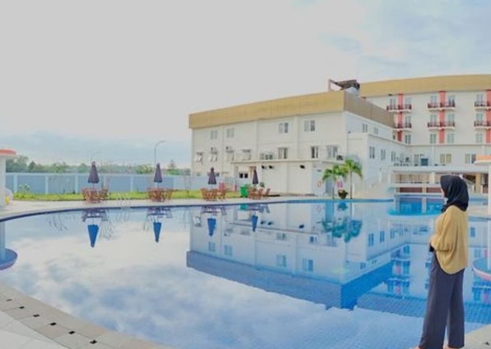 Aimas Hotel and Convention Centre 2/50