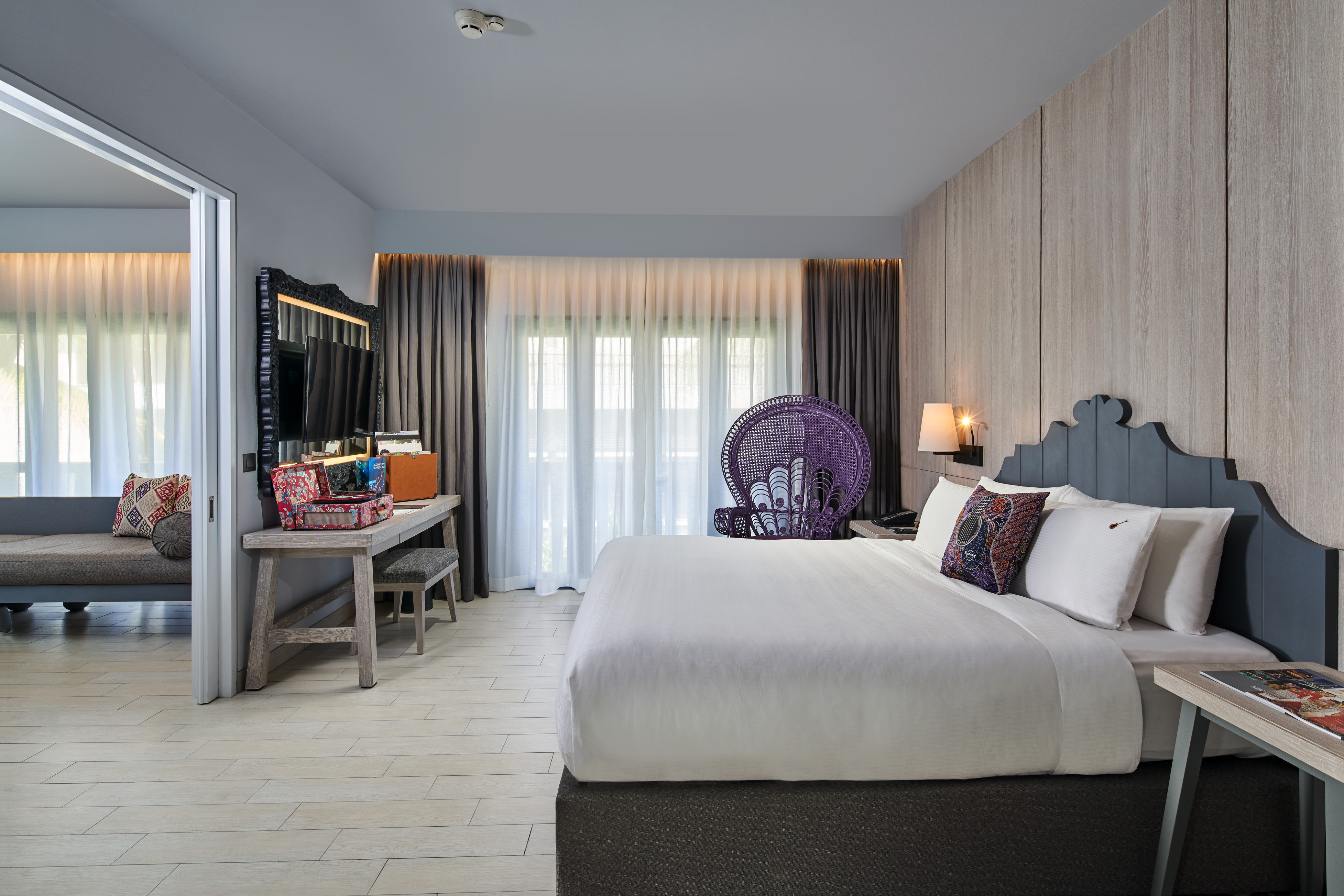 Family Suite, Roxity